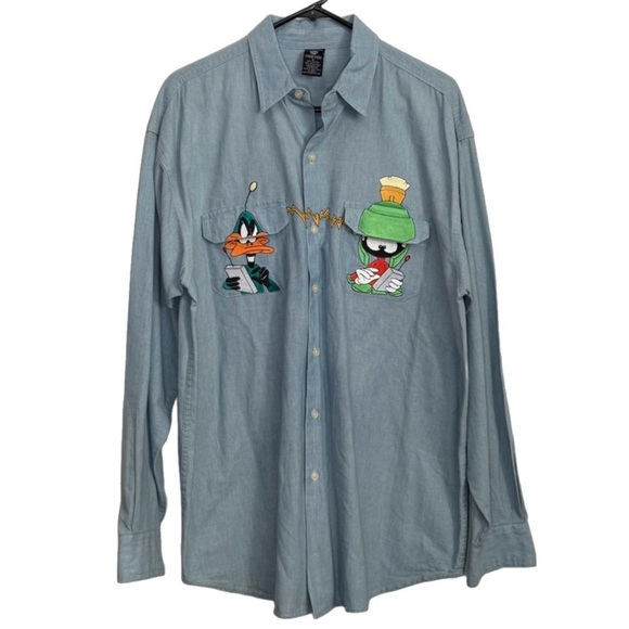 Warner Bros. Vintage 90s Embroidered Daffy Duck Zap Blue Denim Shirt sz M - Picture 1 of 9